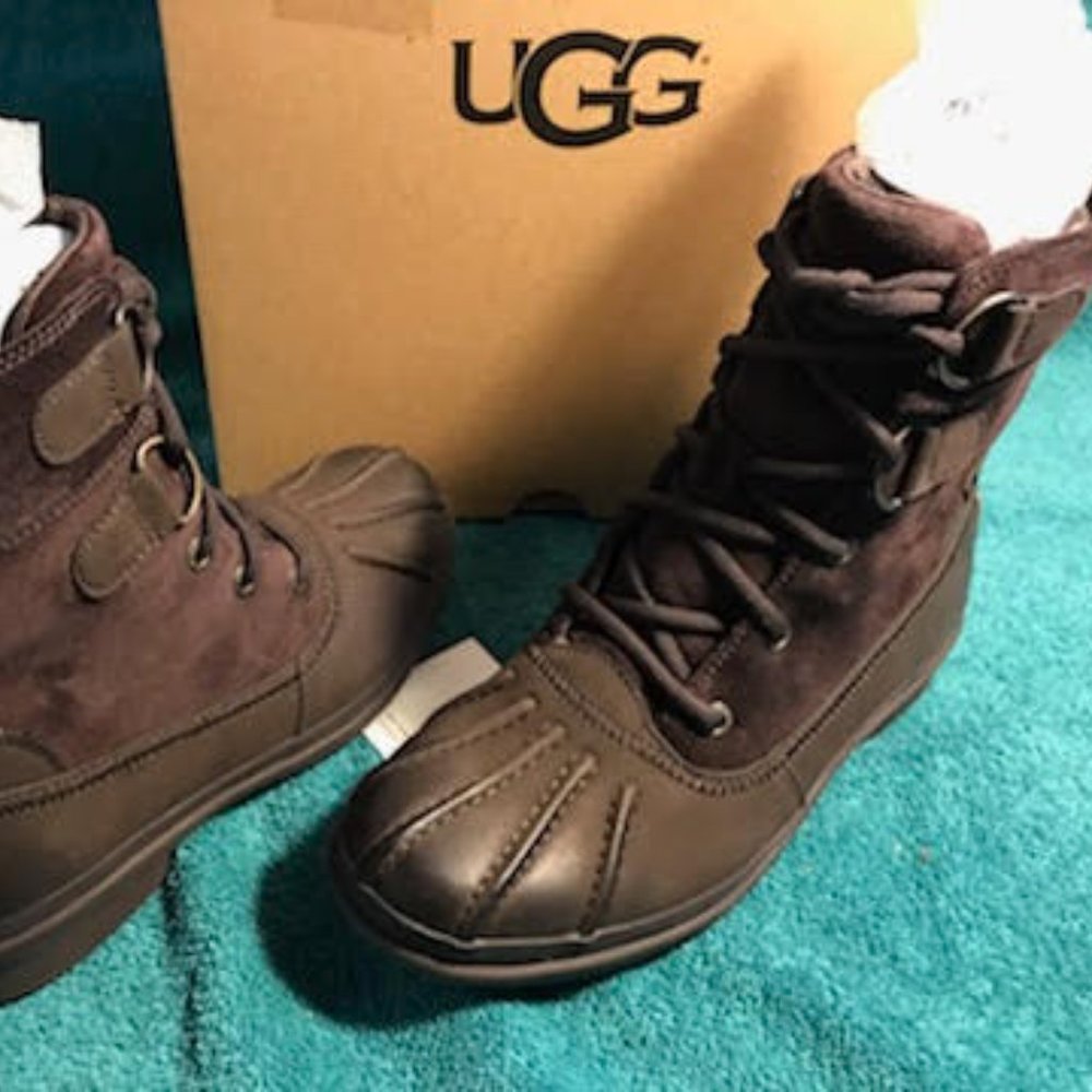 NIB UGG Women's Azaria Winter Boot - Sz 5 - Picture 5 of 7